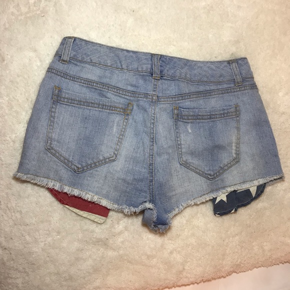 Boom Boom Jeans Size 5 Frayed Cut Off Jean Shorts - Picture 3 of 5